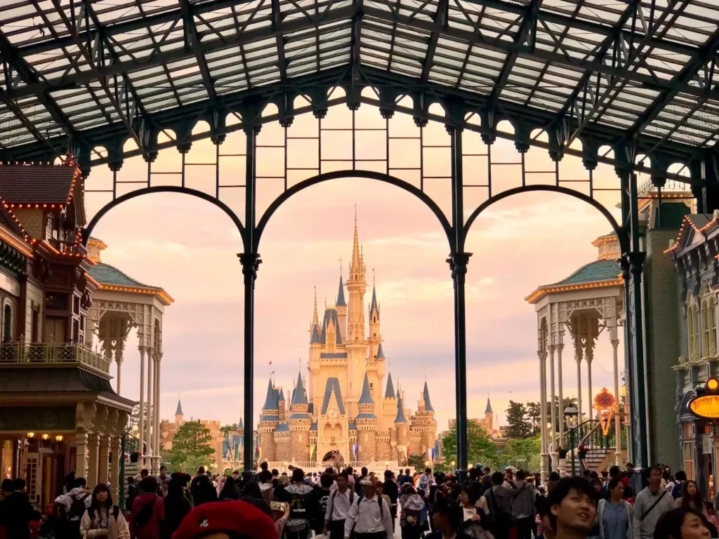 Disneyland Japon Le Parc De Mickey 20 Minutes De Tokyo