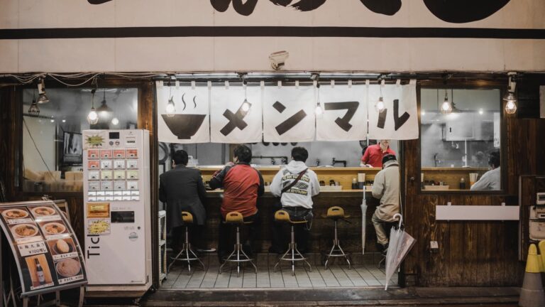 Lire la suite à propos de l’article Vie d’un sumo au Japon : entraînement, repas et écurie