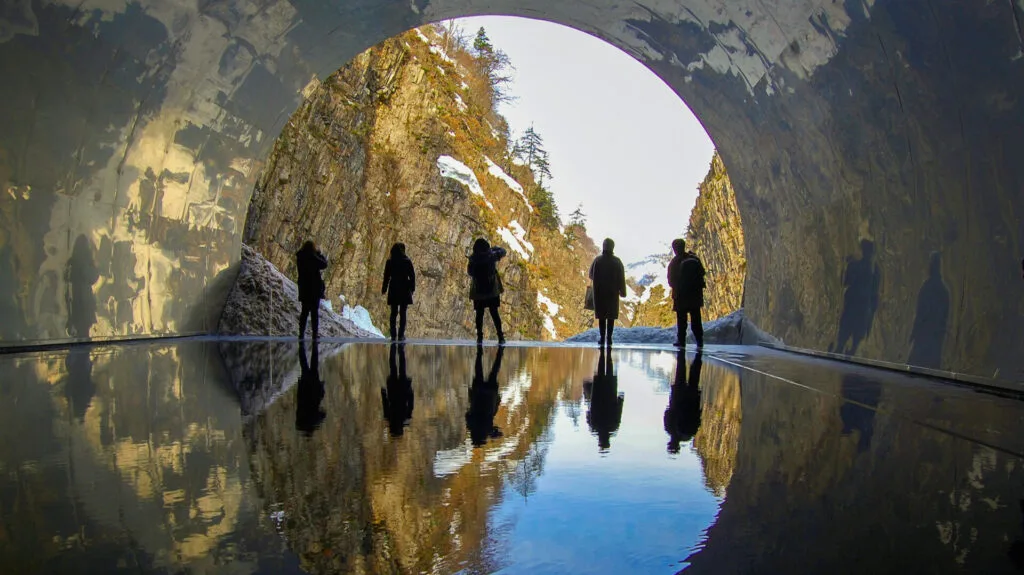 Tunnel of Light dans les gorges de Kiyotsu à Niigata