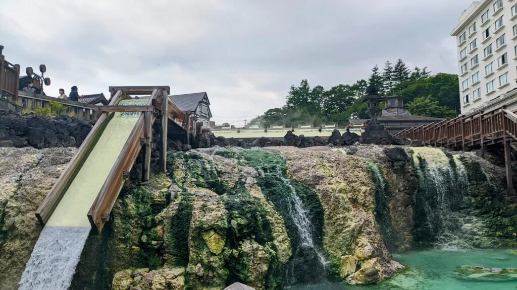 Yubatake de Kusatsu Onsen pendant un road trip au Japon